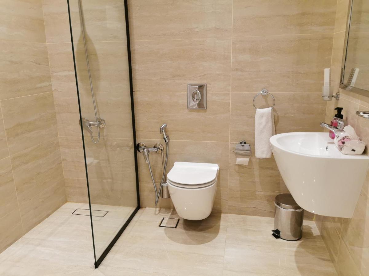 راقية بثلاث غرف نوم ودخول ذاتي Apartment *