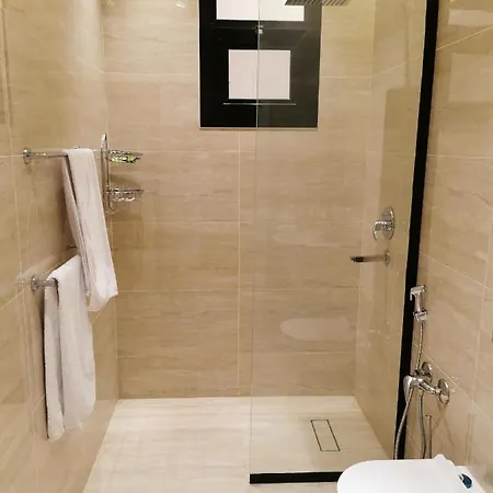 شقة راقية بثلاث غرف نوم ودخول ذاتي Riyadh Exterior photo