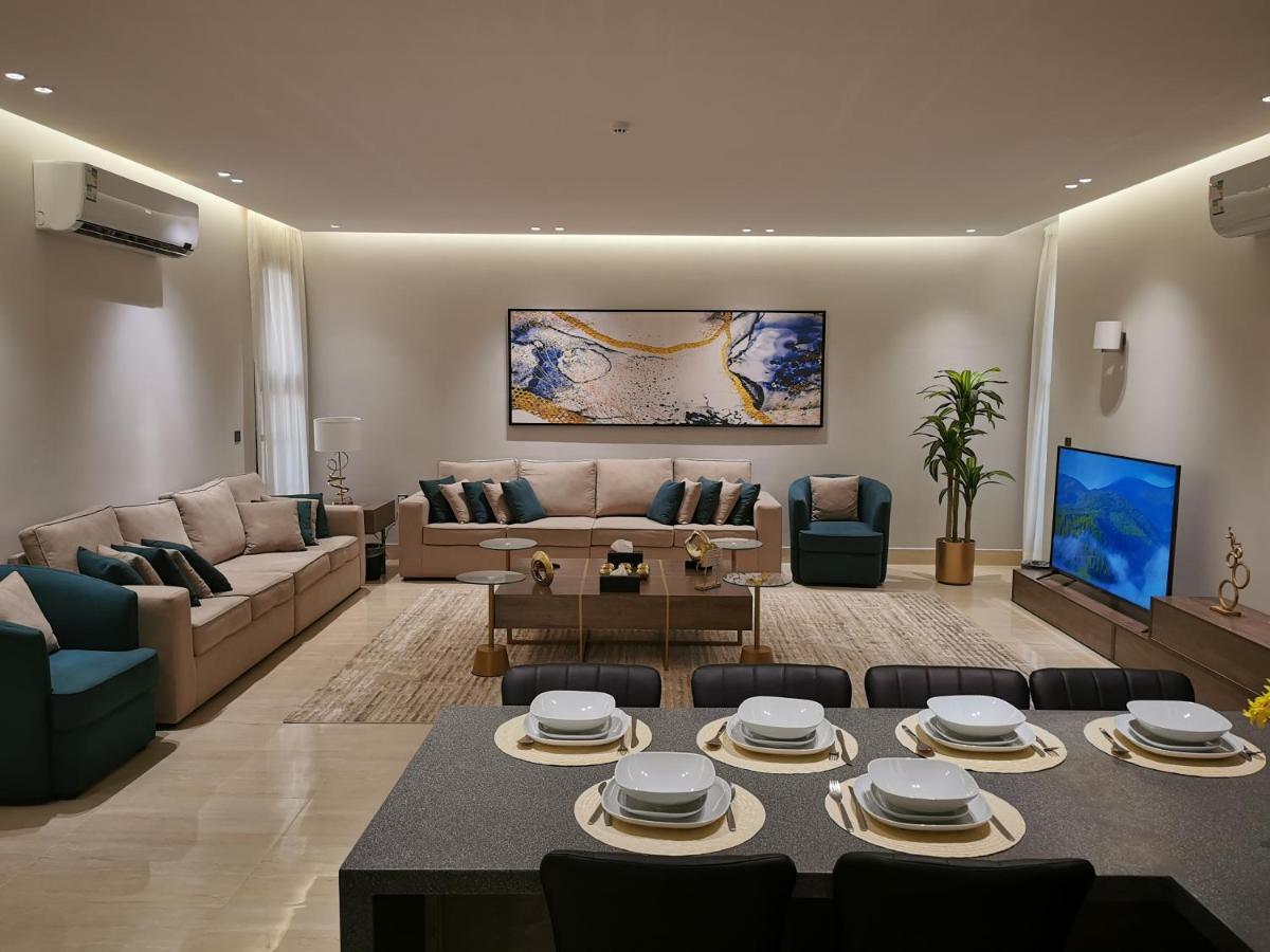 راقية بثلاث غرف نوم ودخول ذاتي Apartment