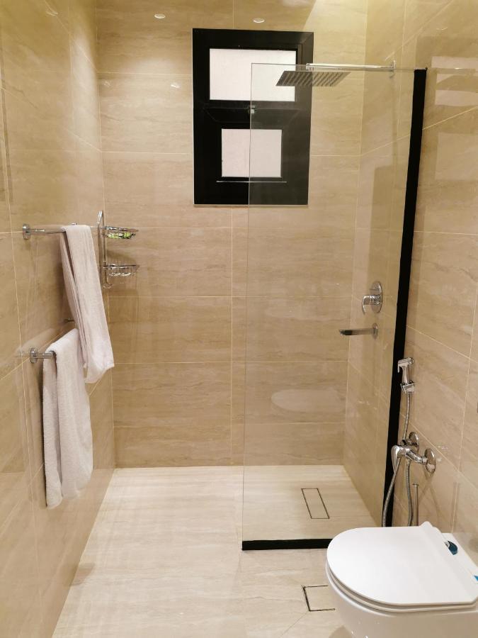 راقية بثلاث غرف نوم ودخول ذاتي Apartment